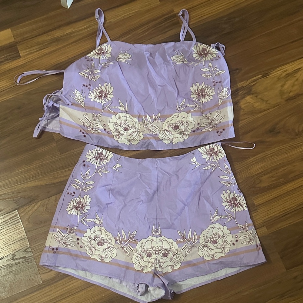 Mable Floral Lavender Two-Piece Set size large NWT